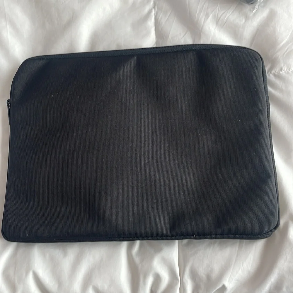 Tablet case. New in package. Black. Guaiboshi